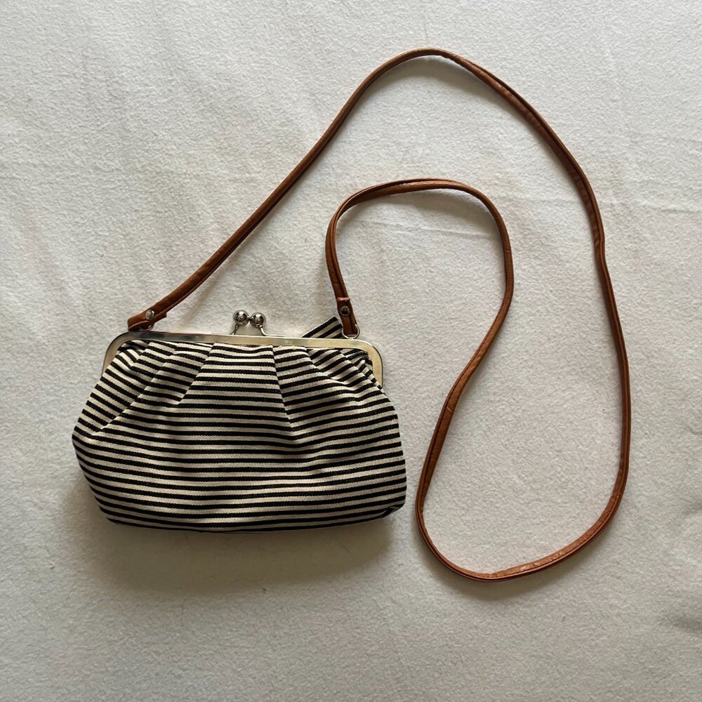 American Eagle Crossbody Purse 8 ½ x 6 - Picture 2 of 8